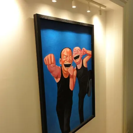 Center Modern Art Apartment *