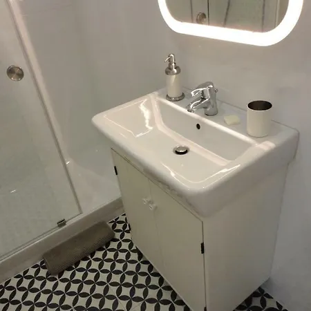 Center Modern Art 公寓 *