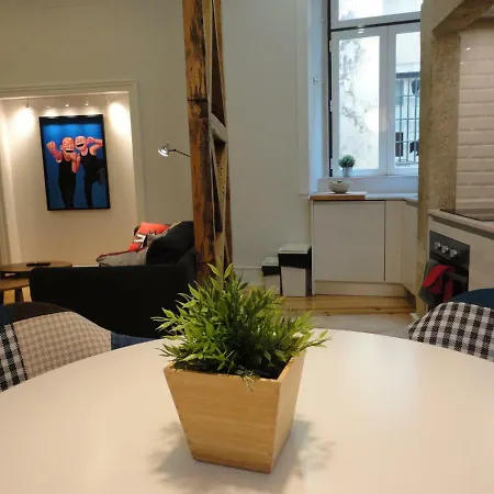 Center Modern Art Apartment